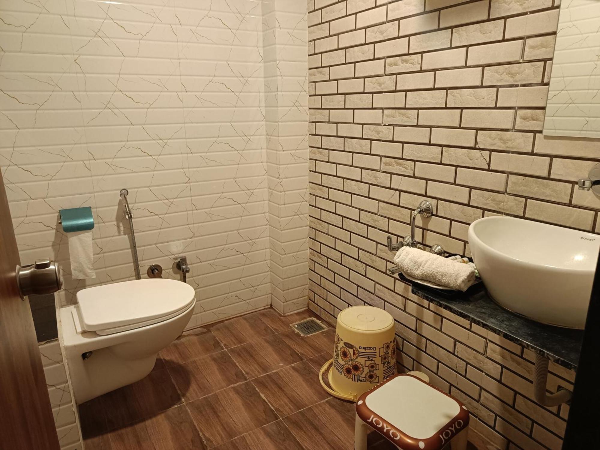 Leela Bizotel Džúnágadh Pokoj fotografie